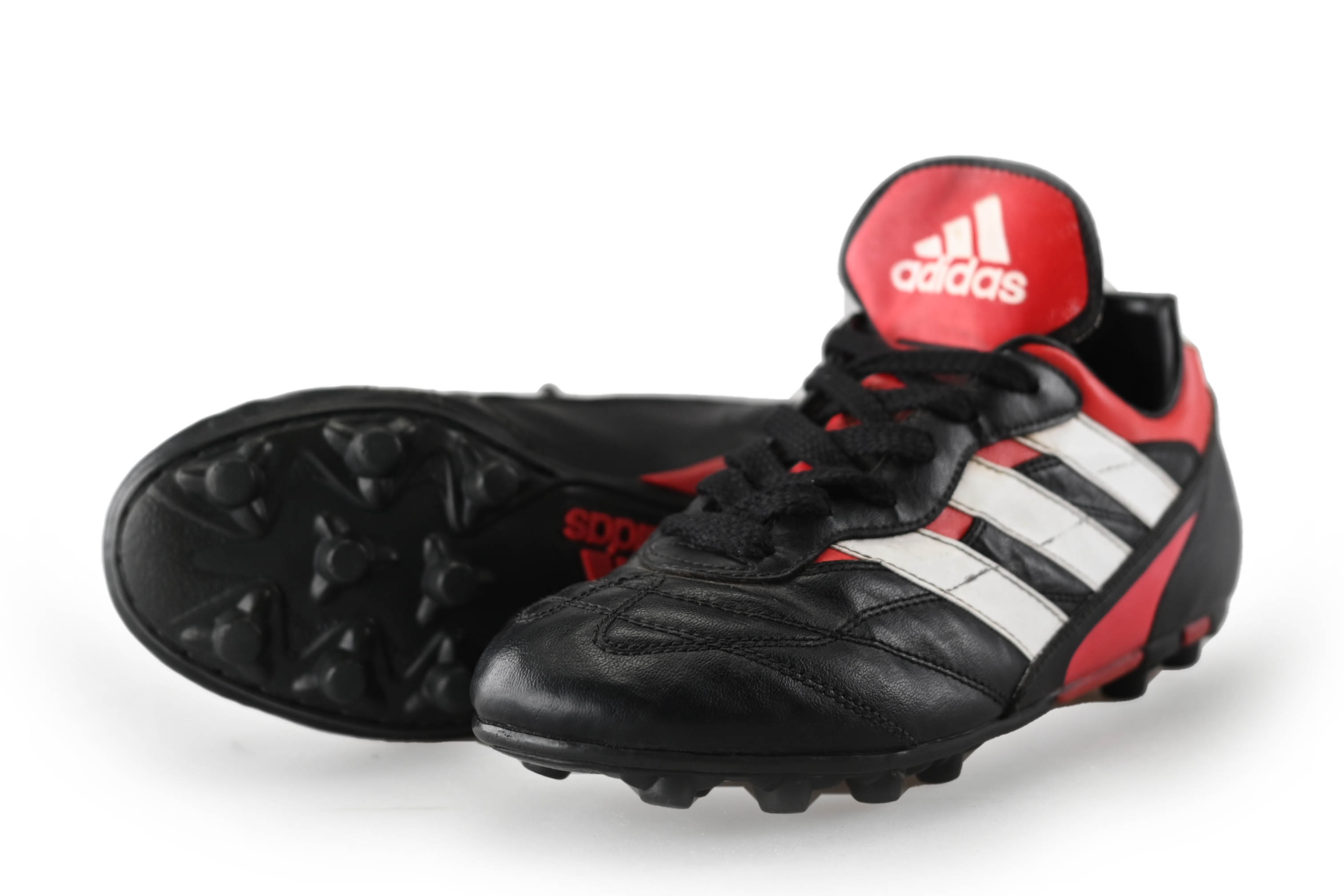 Adidas Voetbalschoenen in de kleur zwart maat 36 | Refurbished by 95percent