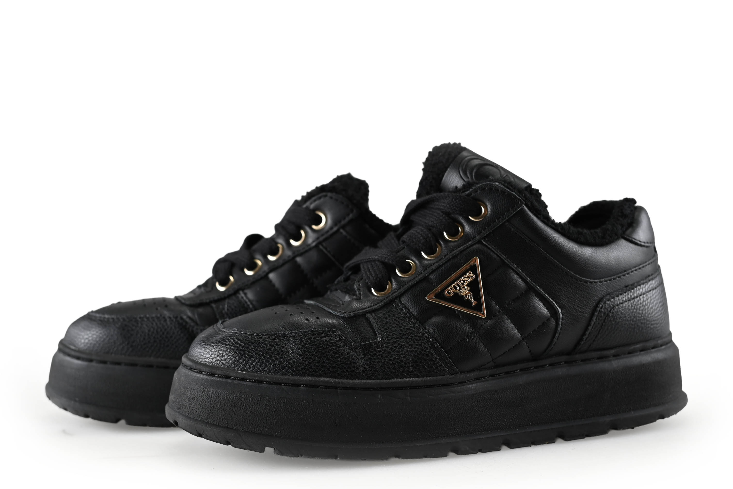 Guess Sneakers in de kleur zwart maat 38 Refurbished by 95percent