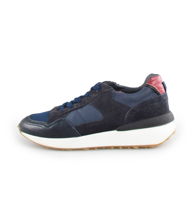 Wysh Sneaker