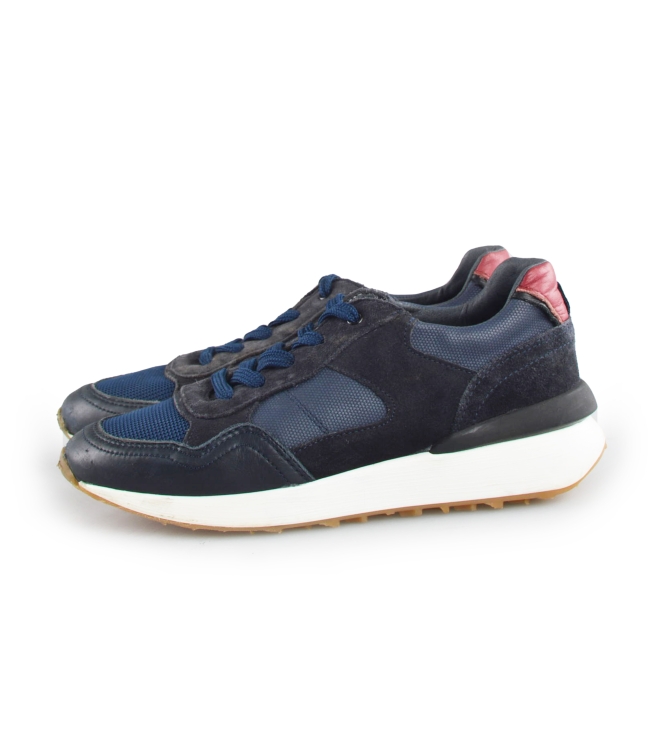 Wysh Sneaker