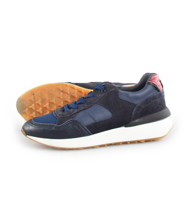 Wysh Sneaker