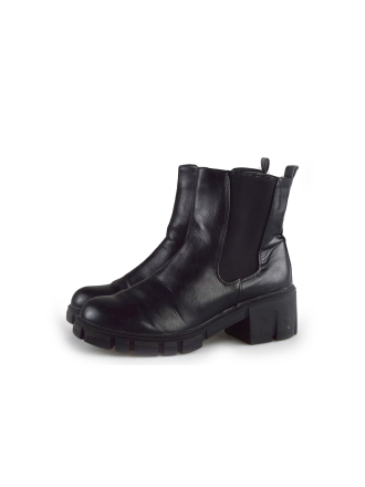 Bluebox Chelsea boots