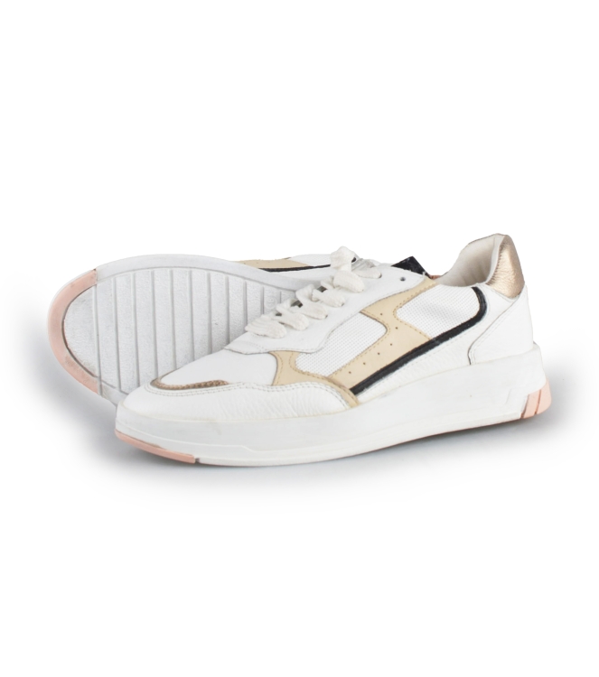 Omoda Sneaker