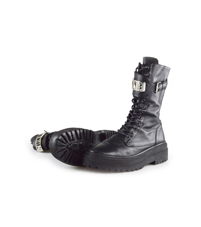 Nikkie Schnürstiefel