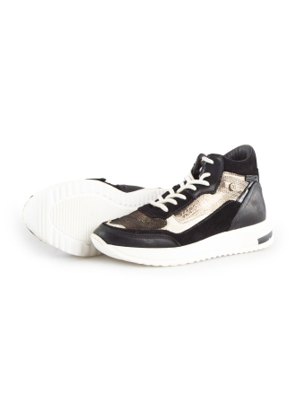 Giga Hohe Sneaker