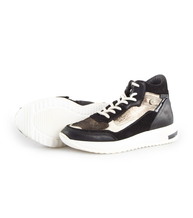 Giga Hohe Sneaker