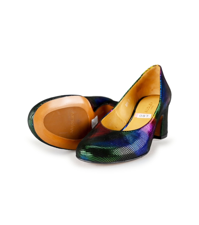 Audley pumps