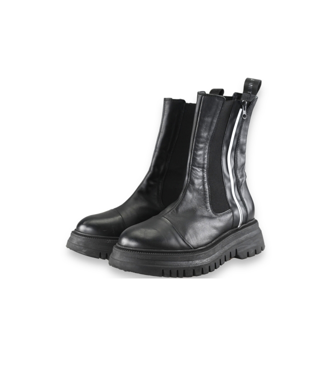 Janet & Janet Chelsea boots