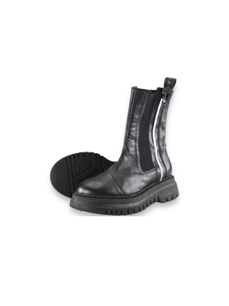 Janet & Janet Chelsea boots