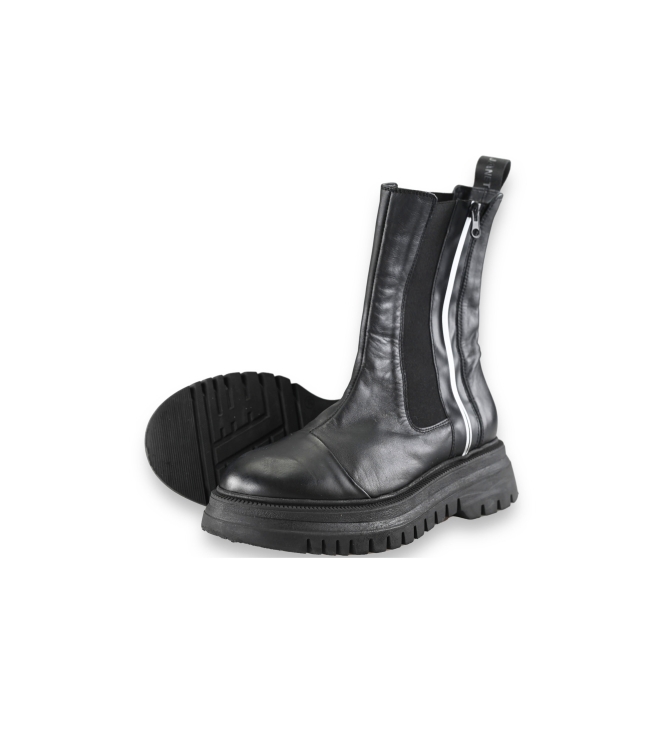 Janet & Janet Chelsea boots