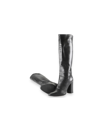 Lina Locchi Stiefel