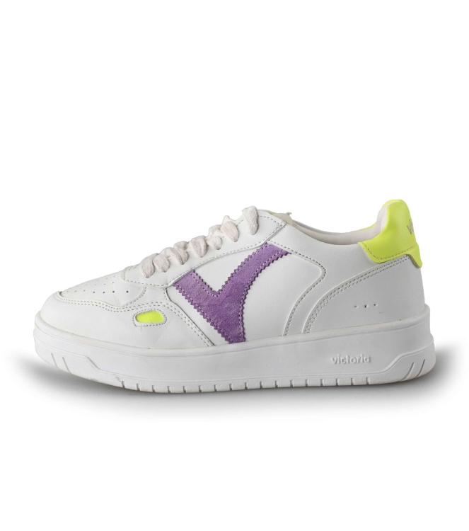 Victoria Sneaker