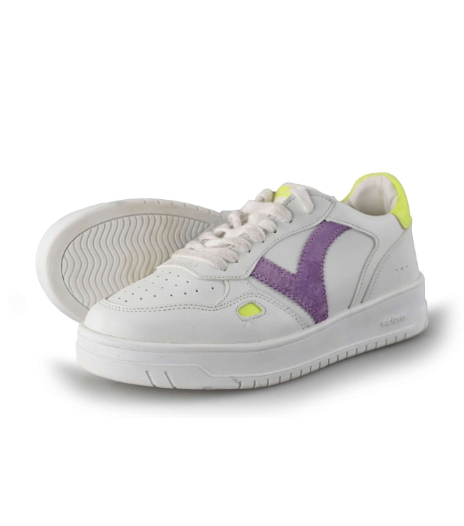 Victoria Sneaker