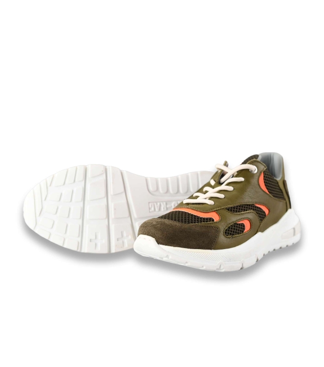 Red-Rag Sneaker