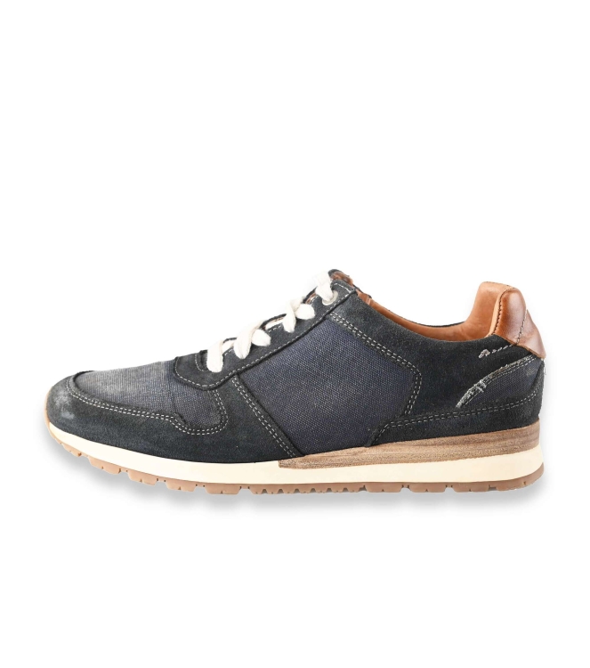 Travelin Sneaker