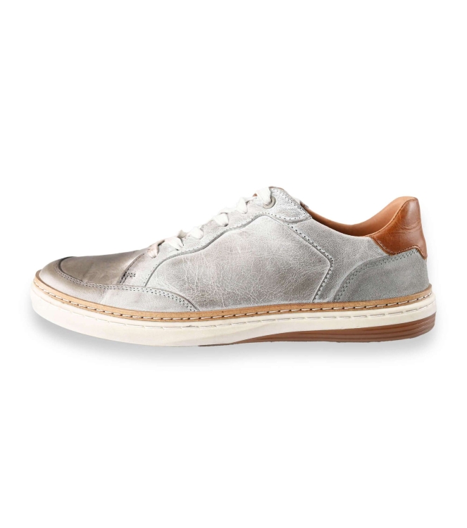 Travelin Sneaker