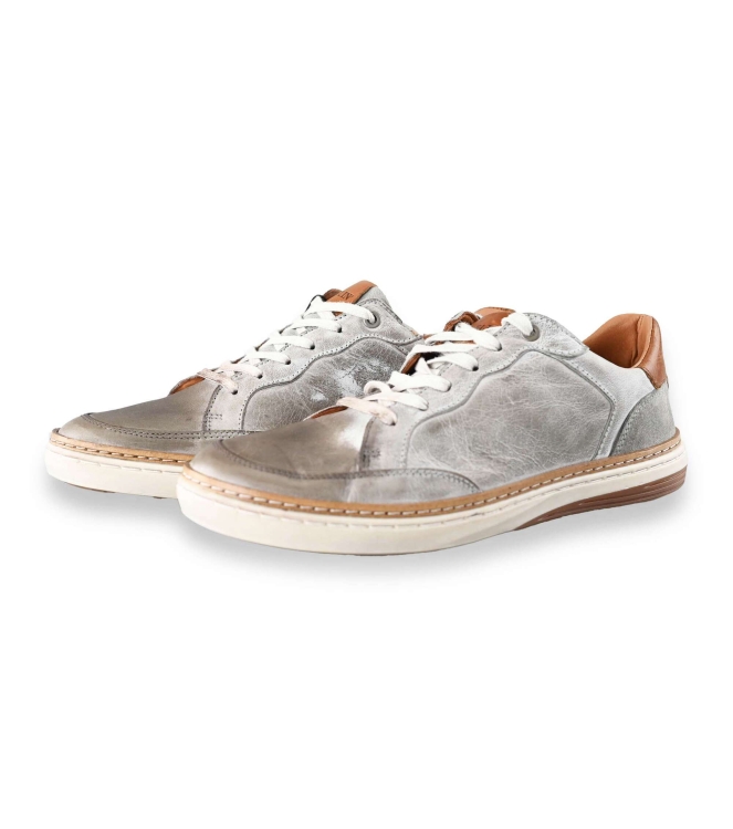 Travelin Sneaker