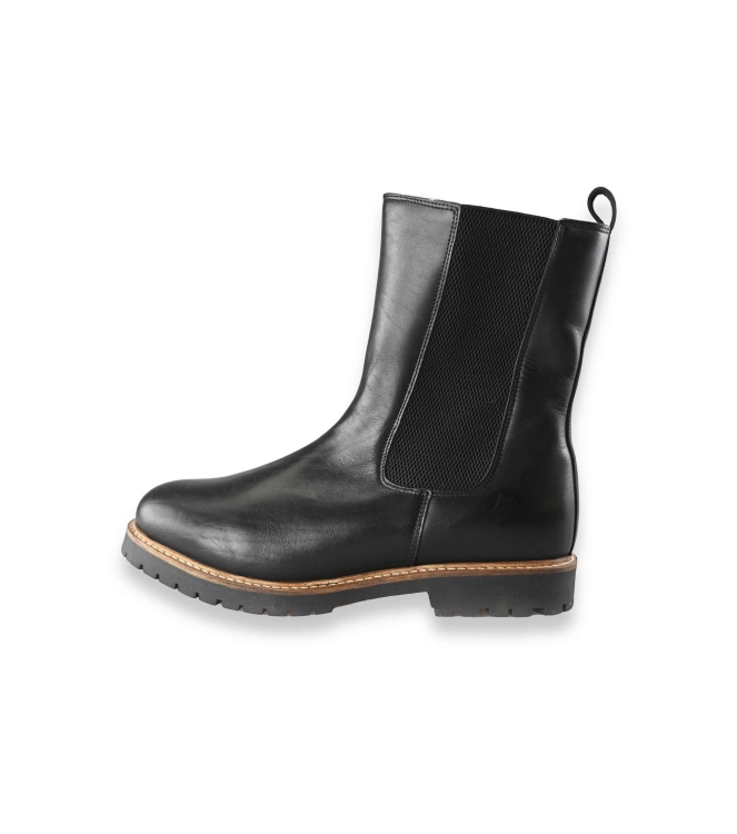 Travelin Chelsea boots