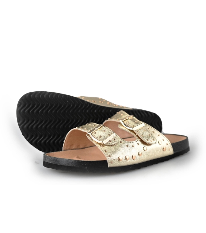 Ann Rocks Flip-Flops