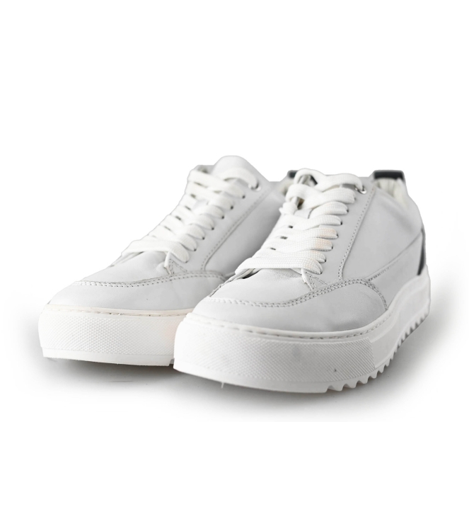 Invinci Sneaker