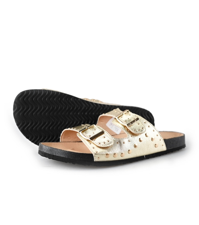 Ann Rocks Flip-Flops