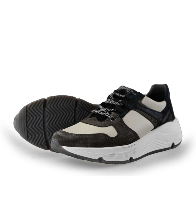 AQA Sneaker