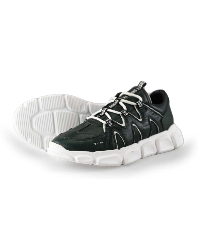 Giga Sneaker