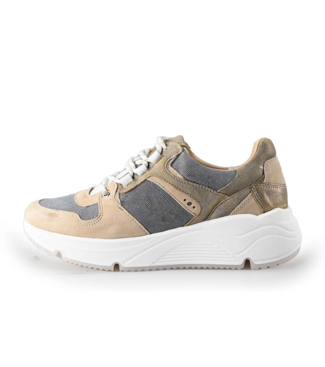 AQA Sneaker