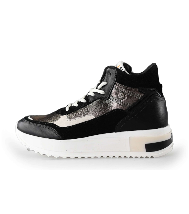 Giga Sneaker