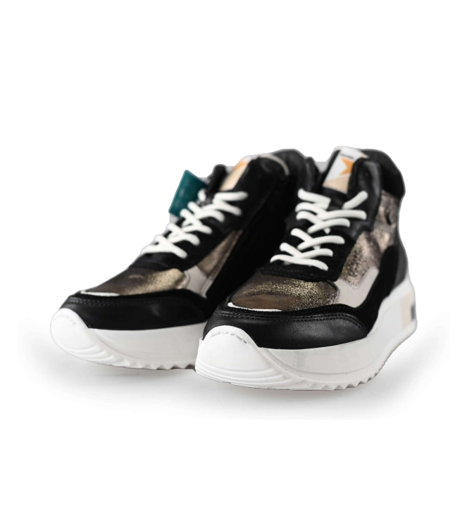 Giga Sneaker