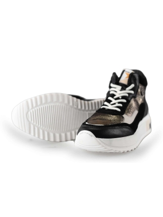 Giga Sneaker