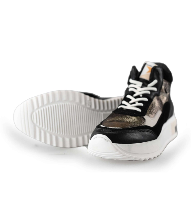 Giga Sneaker