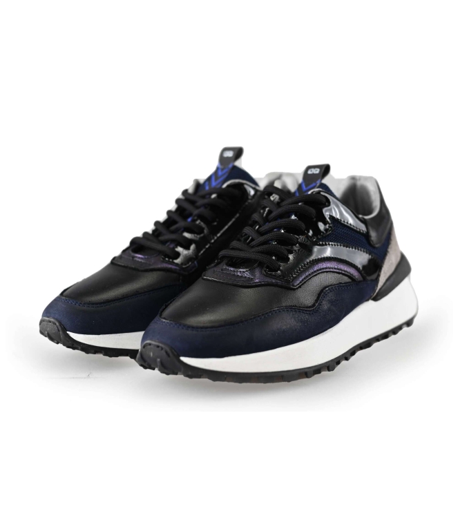 Giga Sneaker