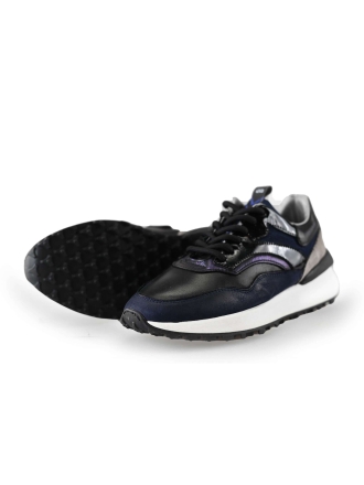 Giga Sneaker