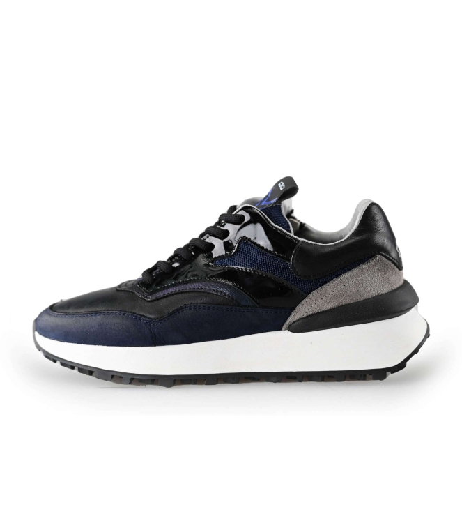 Giga Sneaker