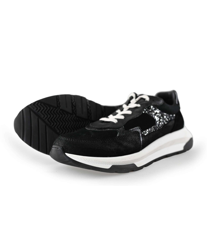 Giga Sneaker