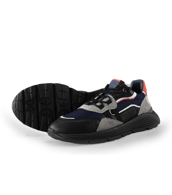 Giga Sneaker