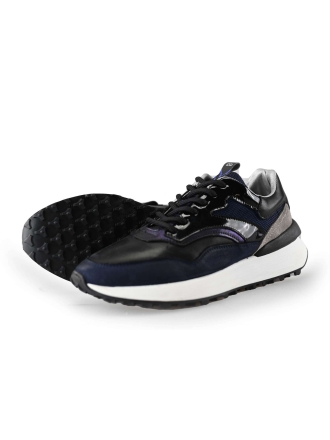 Giga Sneaker