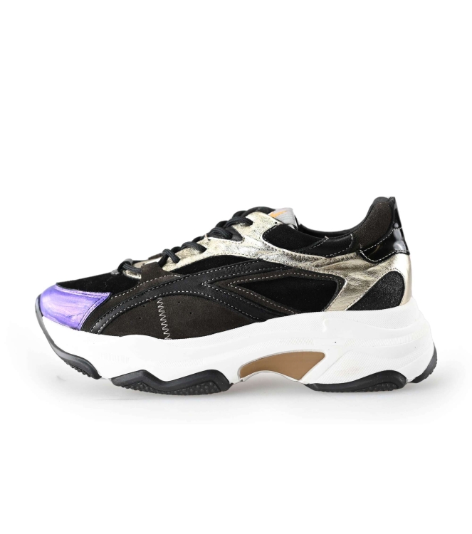 Giga Sneaker