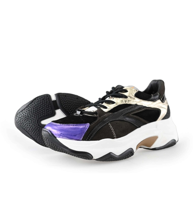 Giga Sneaker