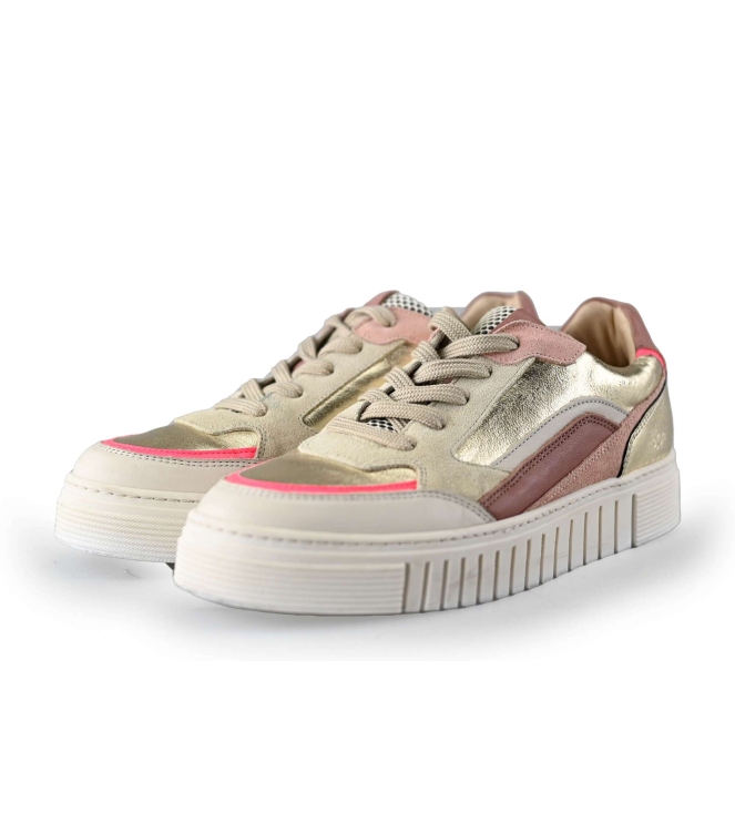 AQA Sneaker