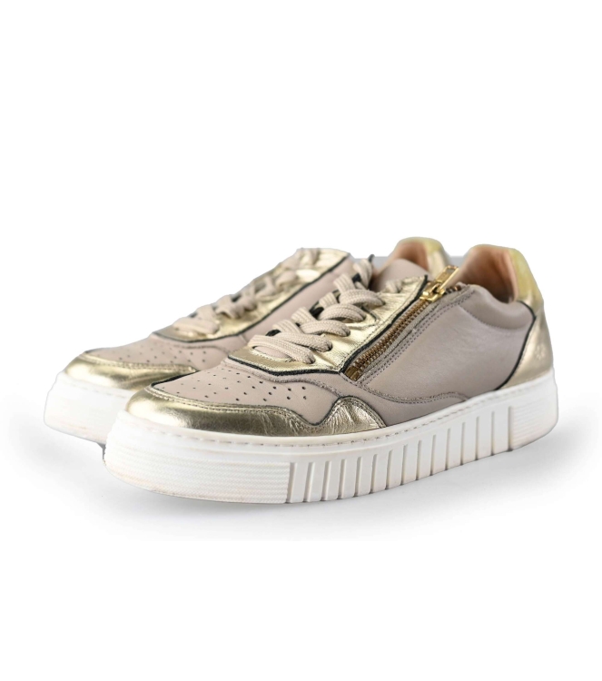 AQA Sneaker