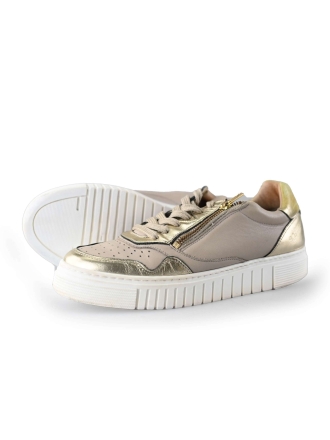 AQA Sneaker