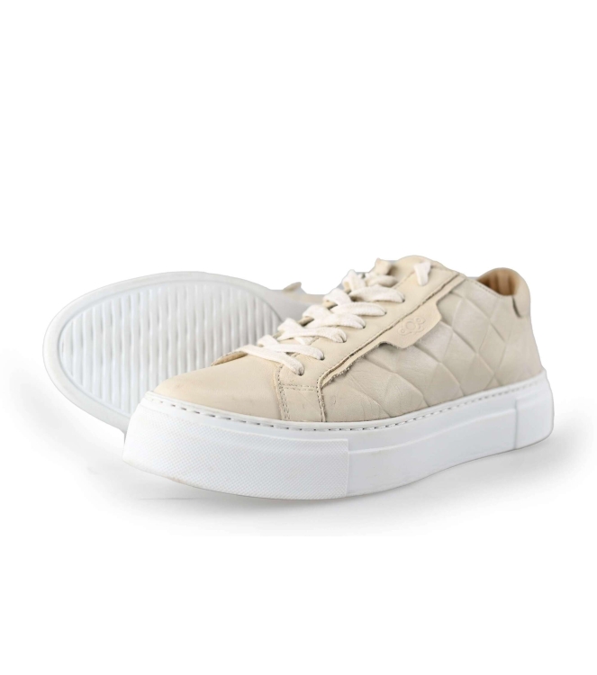 AQA Sneaker