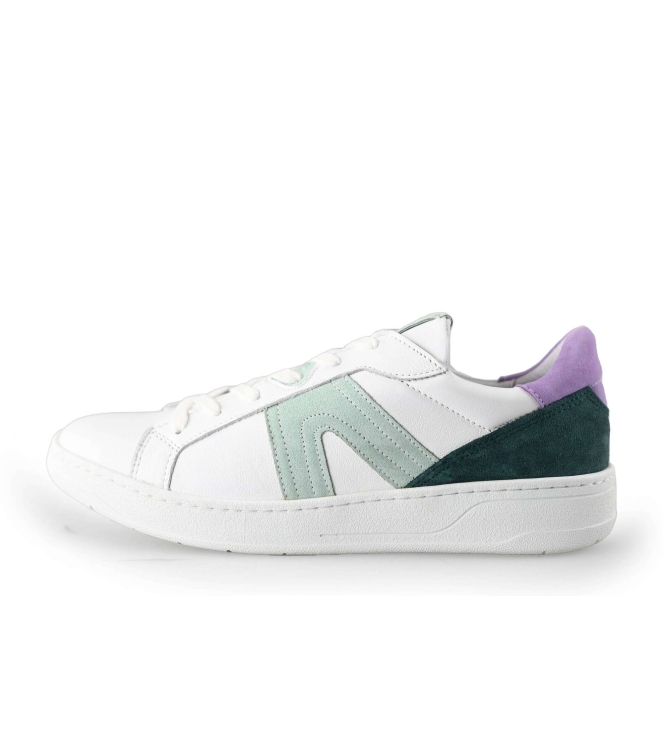 AQA Sneaker