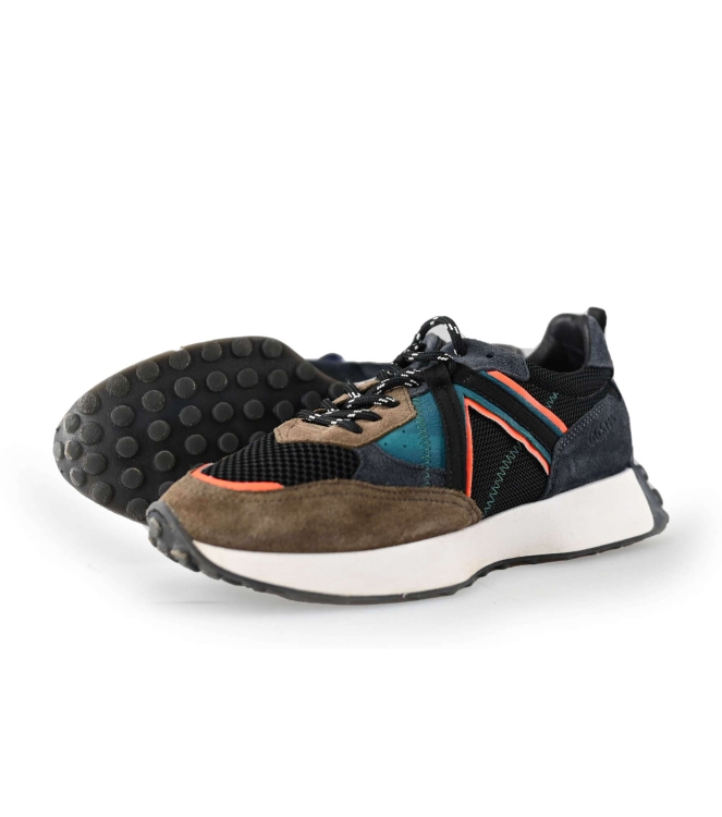 Giga Sneaker