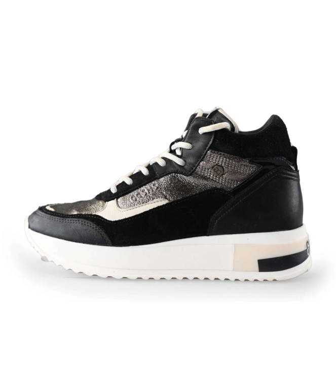 Giga Sneaker