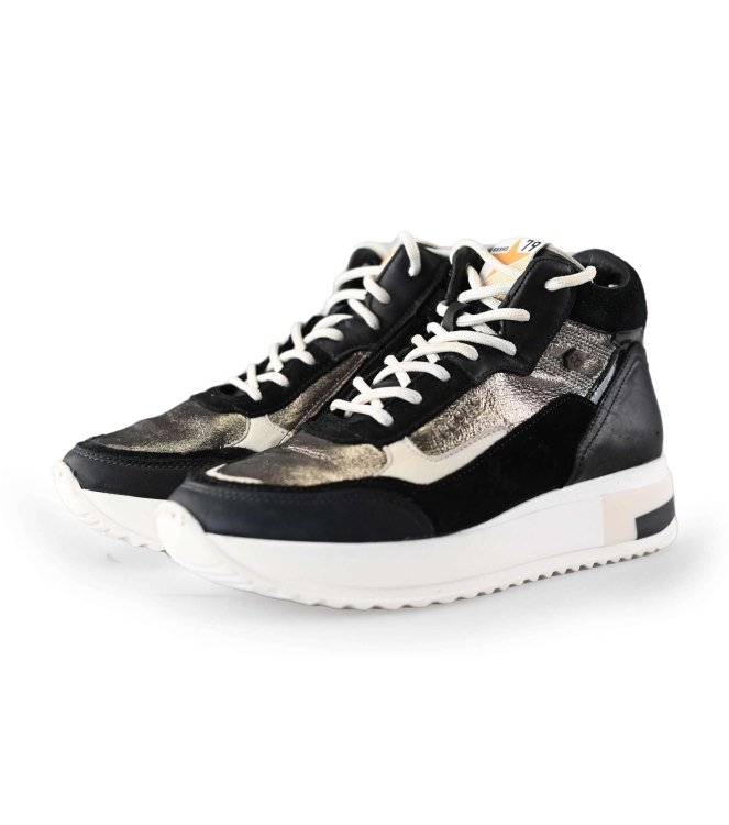 Giga Sneaker