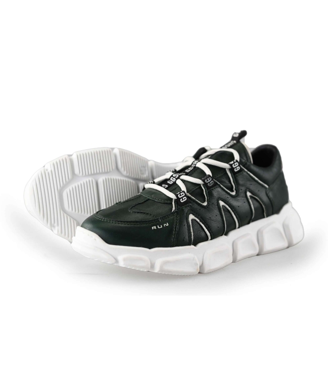 Giga Sneaker