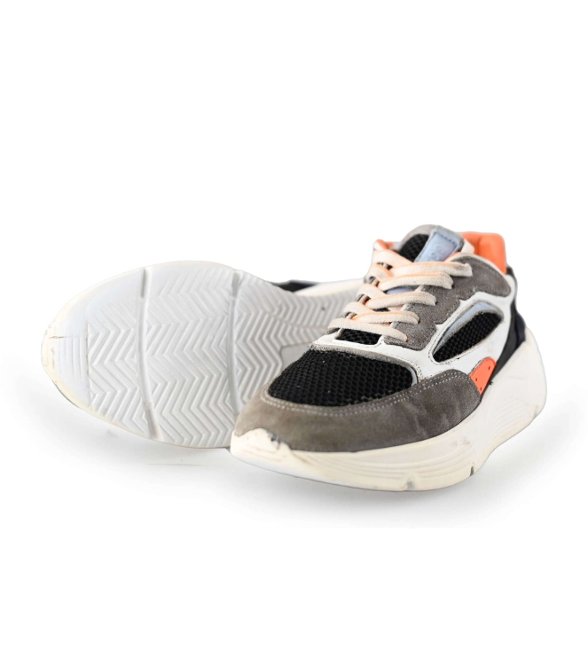 Giga Sneaker